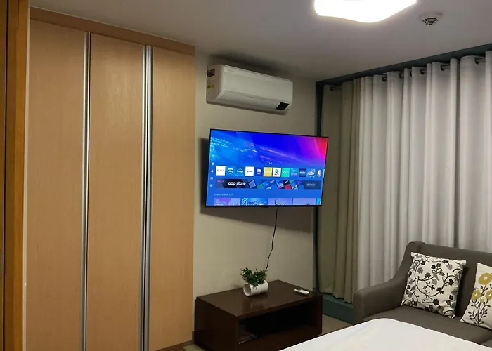 One Uptown Bgc 2-bed 1br Apartment *