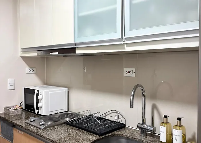 One Uptown Bgc 2-bed 1br